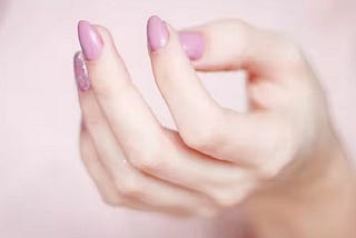 Some home tips to take care of nails