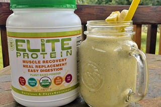 Taste Tropical Goodness with this Elite Pineapple Banana Smoothie