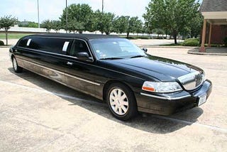 Top 3 Steps to Consider While Choosing The Best Oakville Airport Limo