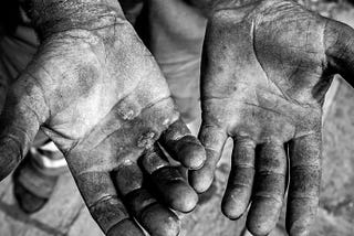 Historicidade e delineamentos sobre Trabalho: Escravismo e Precarização de mão-de-obra.