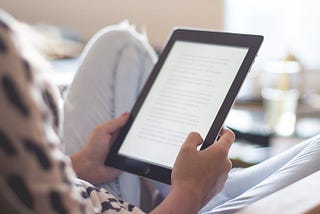 How Writers Can Keep Readers Interested and Improve SEO