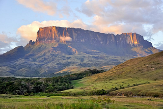 Les comparto algunos datos que hacen de Canaima uno de los parques nacionales más importantes del…