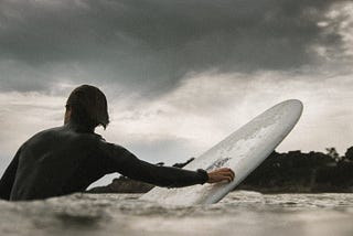 What Surfing Can Teach You About Life — 9 Lessons On The Art of Catching the Right Wave