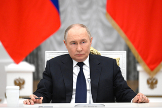 Russia now at the crossroads. To escalate or not to escalate?