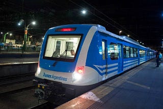 Después de año y medio el tren Roca vuelve a La Plata