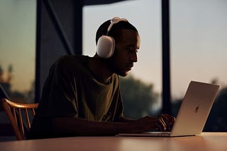 Apple announces the “AirPods Max” noise-cancelling headphones for $549