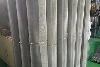 What Is the Difference Between T-304 and T-316 Stainless Steel Wire Mesh?