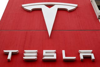Marketing genius Tesla: how to create a brand full of technology?
