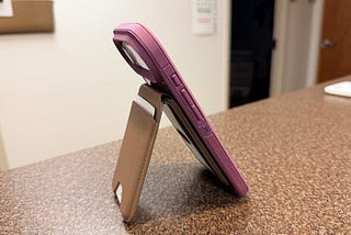 ESR Aura Wallet Stand REVIEW