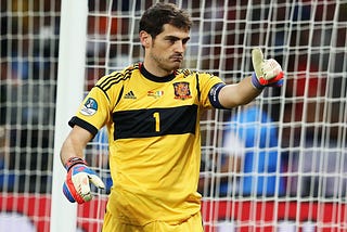 Liverpool nham Casillas lap khung thanh