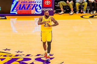 LeBron James closes out Lakers era