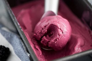 Blackberry Frozen Yogurt