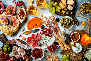 How to Make an Aesthetic Charcuterie Board