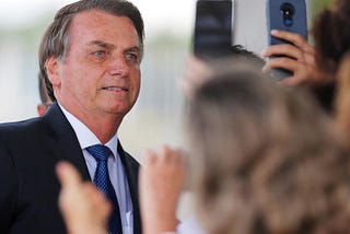 Bolsonaro endossa discurso de Crivella e diz que saúde no Rio “funciona”