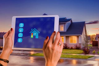 Although designs and functions differ, smart locks are usually designed to be completely keyless. Since you don’t have a key to lose, keyless locks pose fewer security risks, and you can set locks to open and close automatically from a variety of devices. Consider the case where someone is trapped outside the house and no one is around to open the door: a smart lock allows you to unlock the door remotely using your phone.