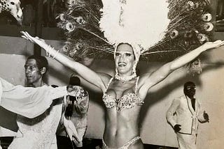Eloína dos Leopardos: a travesti considerada primeira Rainha de Bateria da história do carnaval*
