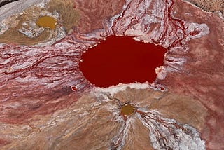 Kırmızı Göl ( Laguna Roja )