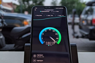 A speed test conducted on an LG V50 ThinQ by a Verizon employee in Aurora, Colorado.