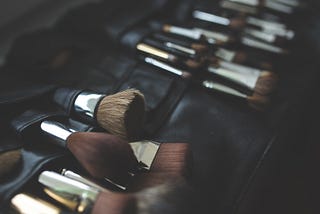 6 Alasan Kenapa Kamu Harus Mencuci Brush Makeup Hingga Bersih