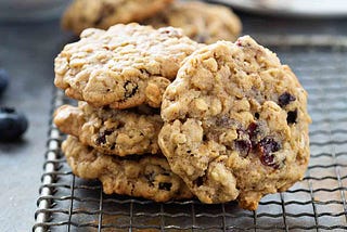 An Ode to Oatmeal Raisin Cookies