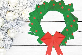 How to make a Christmas wreath out of paper (in five minutes) | Paper craft world