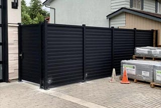 What You Need To Know Before Hiring Fence Contractors