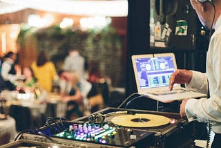 We went straight to the pros — wedding DJs themselves — to get a breakdown of the many factors…