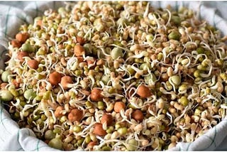 Creativespeaks: अंकुरित काले चने खाने के फायदे। Benefits of eating sprouted black gram.