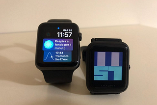 Apple Watch e Amazfit Bip lado-a-lado