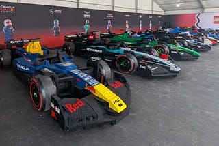 Coches de Fórmula 1 de LEgo a tamaño real.