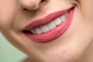 How to naturally whiten teeth: 10 home remedies