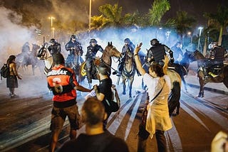 Três momentos dos protestos do dia 20 de junho no Rio 