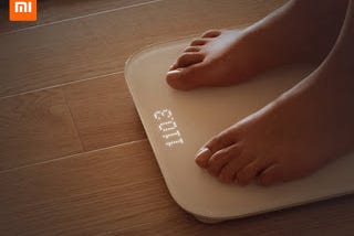 Review Xiaomi Mi Smart Weight Scale, Timbangan Rumah Terpintar Di Dunia