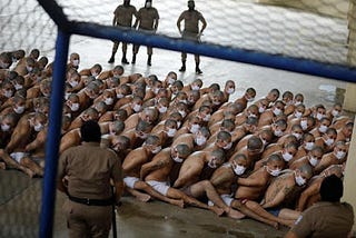 Gang members packed into El Salvador prison cells