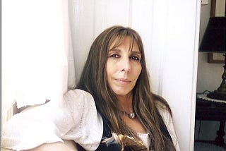 “Cantar no es lo que hago, sino lo que soy”: Recordando a Betsy Pecanins