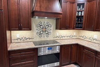 KITCHEN MOSAIC BACKSPLASH FITS ALL OF THE KITCHEN TRENDS IN 2024