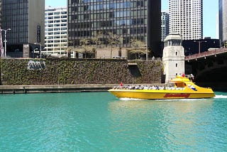 Chicago Seadog speedboat tour on the Chicago River