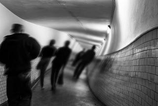 When Language Models Lie Despite Knowing Better