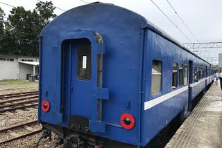 看見台灣｜解憂列車–藍皮普快，南迴鐵路上最美的身影