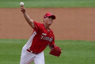 Aaron Brooks Strikes Out Roberto Ramos Twice Without His Best Pitch