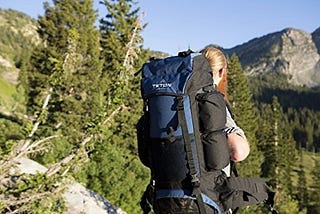 BEST RUNNING & HIKING BACKPACKS FOR MOUNTAIN DAY ESCAPES