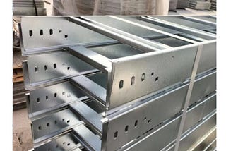 What are the characteristics of spray plastic trough fireproof cable tray?