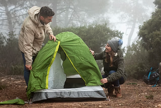 Como acampar com chuva?