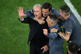 Jose Mourinho’s Roma breaks the jinx