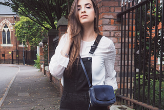 How to style dungarees ?