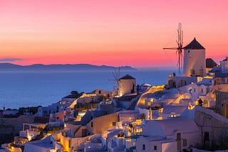 Santorini Sunsets: Best Island Spots to Watch the Sun Go Down