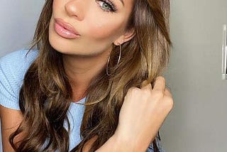 Holly Peers (Glamour Model) Biography, Height, Weight, Facts, Career, Net Worth