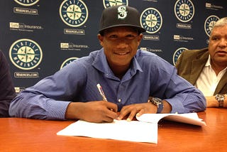 Venezuelan outfielder Brayan Hernandez signs with the Seattle Mariners.