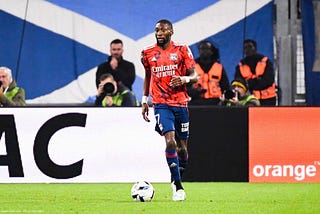 Rennes quiere robar un punta de OL