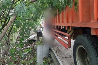 KALAH JUDI ONLINE SUPIR TRUK GANTUNG DIRI DI TOL TANGGERANG — MERAK